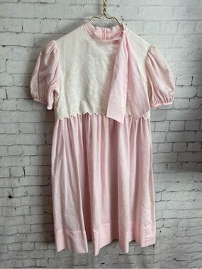 Erin Vintage girls dress size 12 pink with cream lace bodice